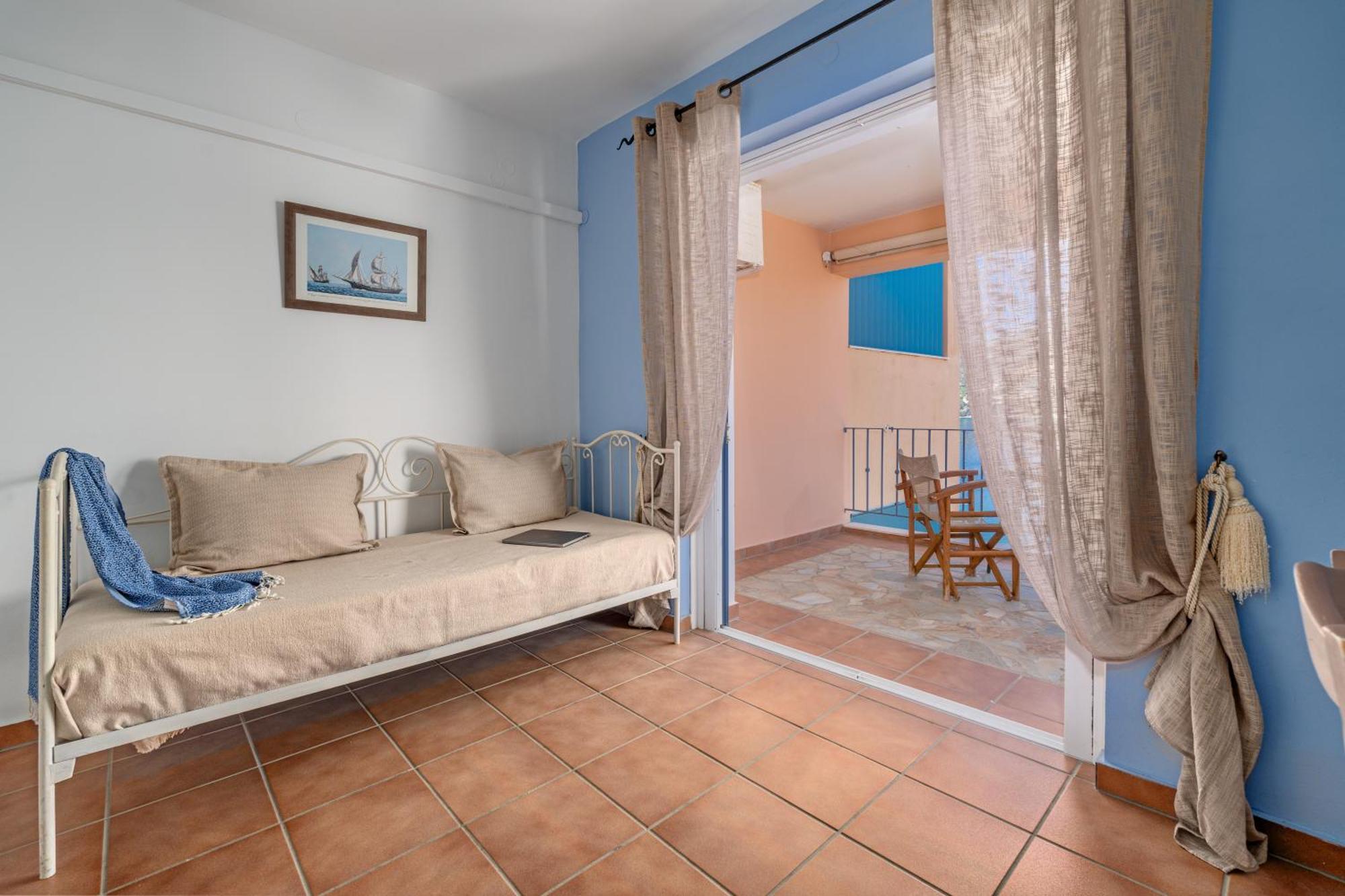 Niovi Seaview Apartments 阿约伊阿波斯托洛伊 外观 照片